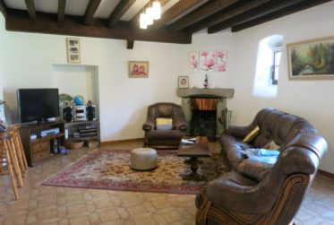 Maison de Village individuelle actuellement divisée en 3 logements en plein coeur de Chancy
