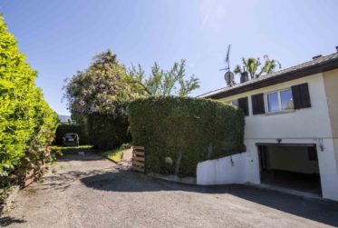 Exclusivité - Villa mitoyenne de plain-pied en pignon et au calme absolu à Plan-Les-Ouates