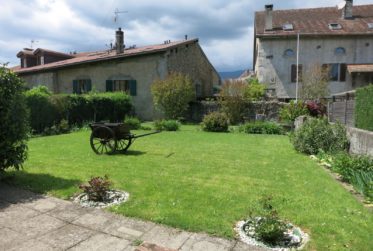 Maison de Village individuelle actuellement divisée en 3 logements en plein coeur de Chancy