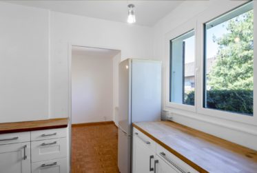 Exclusivité - Villa mitoyenne de plain-pied en pignon et au calme absolu à Plan-Les-Ouates