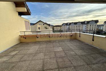EXCLUSIVITÉ - Superbe duplex à 200 m de la Douane de Perly dans Résidence privée avec piscine et tennis - St-Julien-en-Genevois