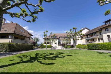 Magnifique Appartement rénové de 5 pièces au calme absolu en campagne genevoise