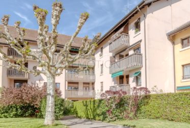 Magnifique Appartement rénové de 5 pièces au calme absolu en campagne genevoise