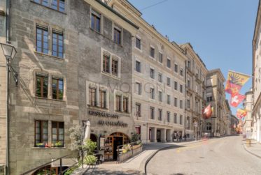 Exclusivité - Spacieux Appartement de charme de 3 pièces au coeur de la Vieille-Ville