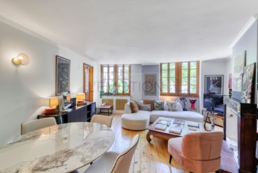Exclusivité - Spacieux Appartement de charme de 3 pièces au coeur de la Vieille-Ville